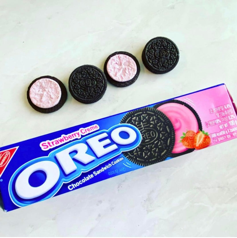 Strawberry Oreo cookies